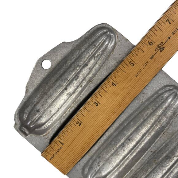 Vintage WEAREVER Corn Bread Baking Pan Aluminum 2707 Seven Sticks - Picture 4 of 10